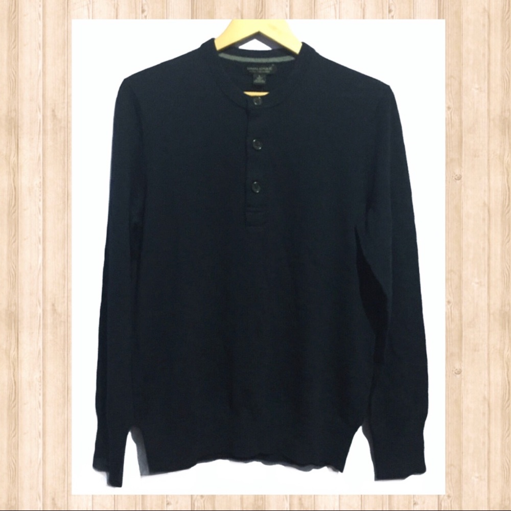 NWT men’s Banana Republic navy wool Henley sweater